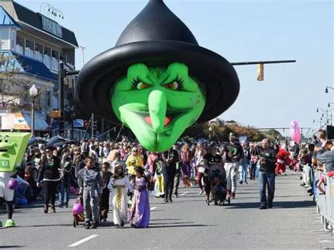 Sea witch festival parade